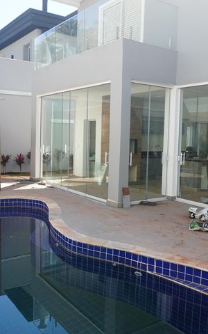 Casa de condomínio à venda com 300m², 3 quartos e 4 vagasPiscina