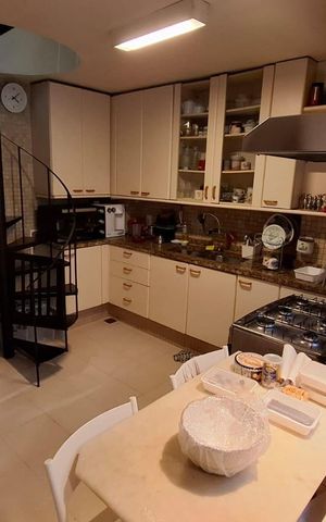 Apartamento à venda com 320m², 3 quartos e 1 vaga Apartamento à venda com 320m², 3 quartos e 1 vagaCozinha