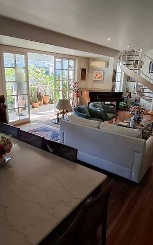Apartamento à venda com 320m², 3 quartos e 1 vaga Apartamento à venda com 320m², 3 quartos e 1 vagaSala