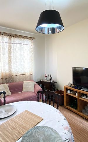 Apartamento à venda com 112m², 2 quartos e 1 vaga Apartamento à venda com 112m², 2 quartos e 1 vagaSala