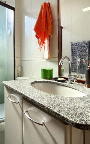 Apartamento à venda com 112m², 2 quartos e 1 vaga Apartamento à venda com 112m², 2 quartos e 1 vagaBanheiro social