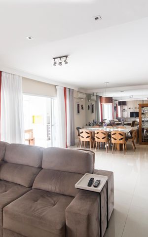 Apartamento à venda com 158m², 3 quartos e 3 vagas Apartamento à venda com 158m², 3 quartos e 3 vagasSala