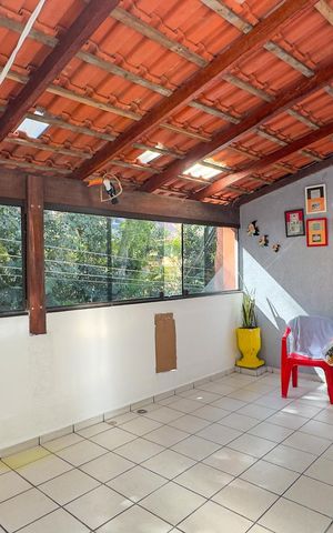Casa à venda com 221m², 3 quartos e 2 vagasVaranda