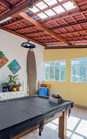 Casa à venda com 221m², 3 quartos e 2 vagasVaranda