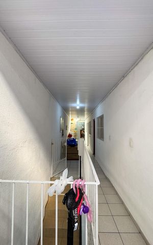 Casa à venda com 221m², 3 quartos e 2 vagasCorredor