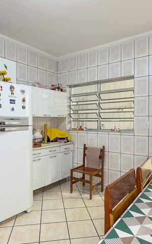 Casa à venda com 221m², 3 quartos e 2 vagasCozinha