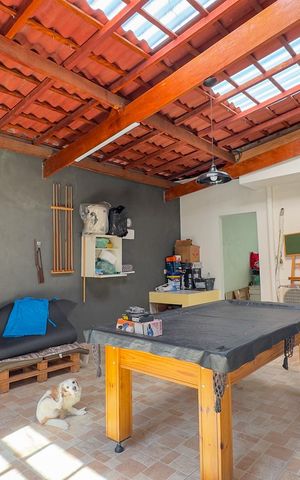 Casa à venda com 221m², 3 quartos e 2 vagasVaranda