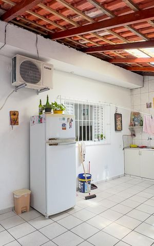 Casa à venda com 221m², 3 quartos e 2 vagasVaranda