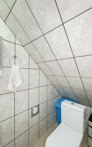 Casa à venda com 221m², 3 quartos e 2 vagasBanheiro