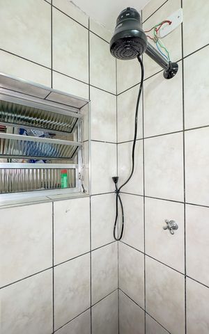 Casa à venda com 221m², 3 quartos e 2 vagasBanheiro
