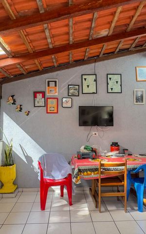 Casa à venda com 221m², 3 quartos e 2 vagasVaranda