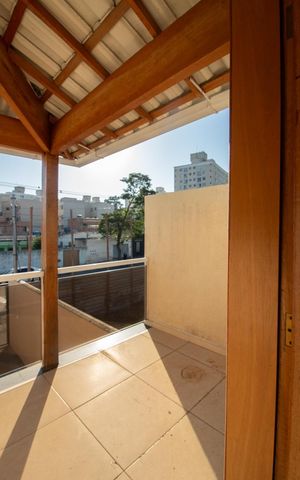 Casa à venda com 180m², 3 quartos e 3 vagas Casa à venda com 180m², 3 quartos e 3 vagasVaranda da Suíte