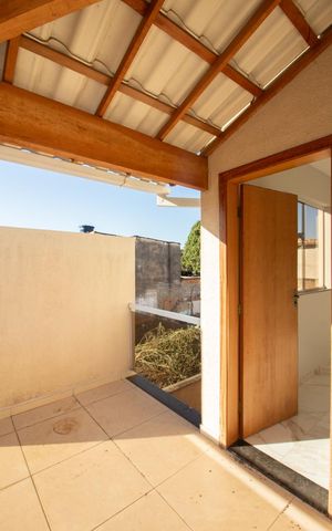 Casa à venda com 180m², 3 quartos e 3 vagas Casa à venda com 180m², 3 quartos e 3 vagasVaranda da Suíte