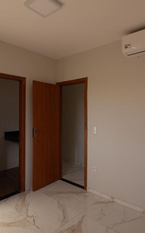 Casa à venda com 180m², 3 quartos e 3 vagas Casa à venda com 180m², 3 quartos e 3 vagasSuíte