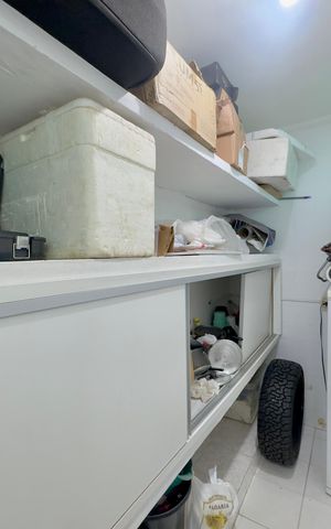 Casa à venda com 200m², 3 quartos e 4 vagas Casa à venda com 200m², 3 quartos e 4 vagasDespensa