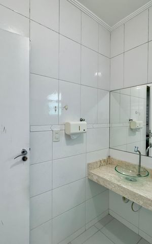 Casa à venda com 200m², 3 quartos e 4 vagas Casa à venda com 200m², 3 quartos e 4 vagasBanheiro 1