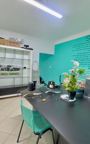 Casa à venda com 200m², 3 quartos e 4 vagas Casa à venda com 200m², 3 quartos e 4 vagasSala de Jantar