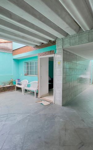 Casa à venda com 200m², 3 quartos e 4 vagas Casa à venda com 200m², 3 quartos e 4 vagasGaragem