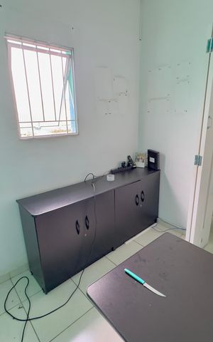Casa à venda com 200m², 3 quartos e 4 vagas Casa à venda com 200m², 3 quartos e 4 vagasEscritório