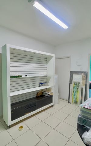 Casa à venda com 200m², 3 quartos e 4 vagas Casa à venda com 200m², 3 quartos e 4 vagasQuarto 3