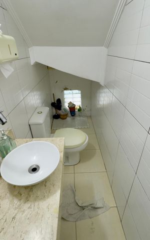 Casa à venda com 200m², 3 quartos e 4 vagas Casa à venda com 200m², 3 quartos e 4 vagasBanheiro 5