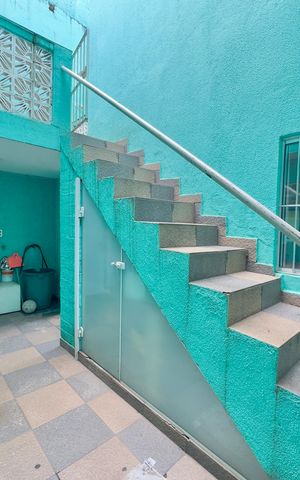 Casa à venda com 200m², 3 quartos e 4 vagas Casa à venda com 200m², 3 quartos e 4 vagasQuintal