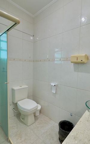 Casa à venda com 200m², 3 quartos e 4 vagas Casa à venda com 200m², 3 quartos e 4 vagasBanheiro 2