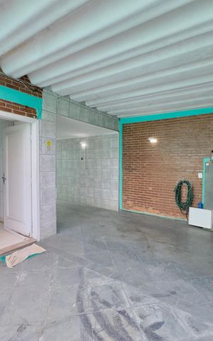 Casa à venda com 200m², 3 quartos e 4 vagas Casa à venda com 200m², 3 quartos e 4 vagasGaragem