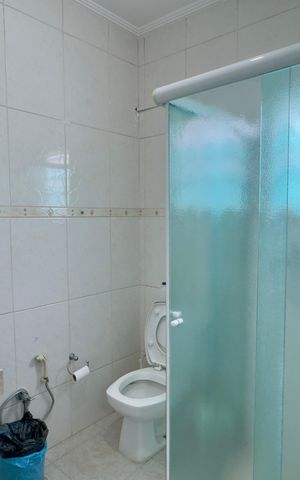Casa à venda com 200m², 3 quartos e 4 vagas Casa à venda com 200m², 3 quartos e 4 vagasBanheiro 3