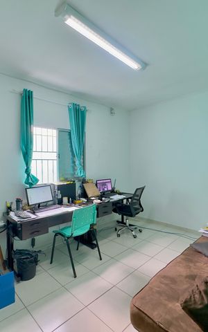 Casa à venda com 200m², 3 quartos e 4 vagas Casa à venda com 200m², 3 quartos e 4 vagasQuarto 2