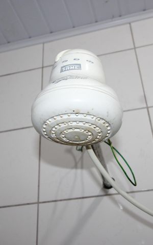 Casa à venda com 200m², 2 quartos e 4 vagasBanheiro