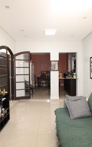 Casa à venda com 200m², 2 quartos e 4 vagasSala 1