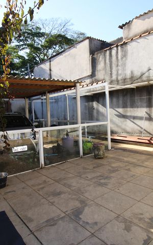 Casa à venda com 200m², 2 quartos e 4 vagasQuintal