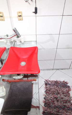 Casa à venda com 200m², 2 quartos e 4 vagasBanheiro