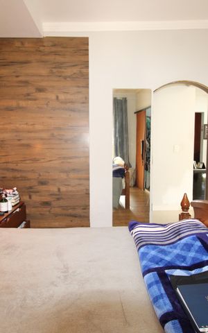 Casa à venda com 200m², 2 quartos e 4 vagasQuarto 1 com Suíte