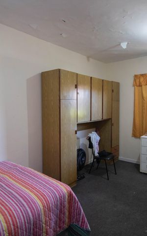 Casa à venda com 250m², 2 quartos e 2 vagas Casa à venda com 250m², 2 quartos e 2 vagasQUARTO 1