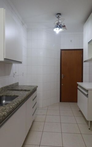 Apartamento para alugar com 107m², 3 quartos e 2 vagas Apartamento para alugar com 107m², 3 quartos e 2 vagasCozinha