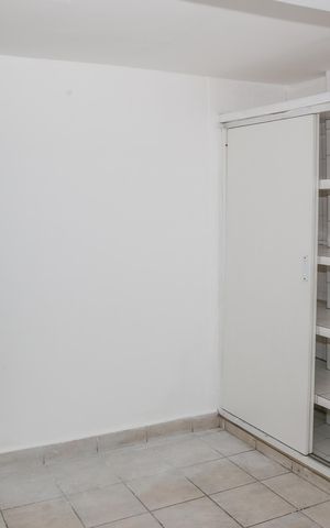 Apartamento para alugar com 100m², 3 quartos e 1 vaga Apartamento para alugar com 100m², 3 quartos e 1 vagaCozinha e Área de Serviço