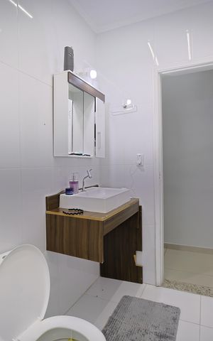 Casa para alugar com 210m², 3 quartos e 2 vagasBanheiro Social