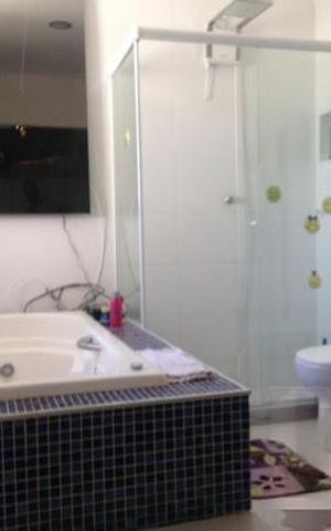 Casa à venda com 211m², 5 quartos e 2 vagas