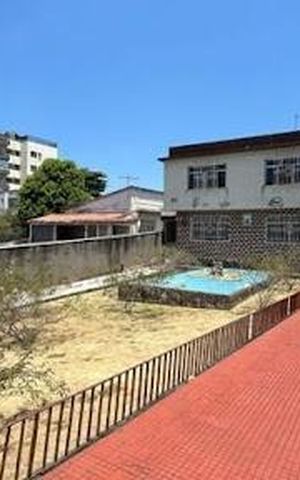 Casa à venda com 350m², 4 quartos e 12 vagas