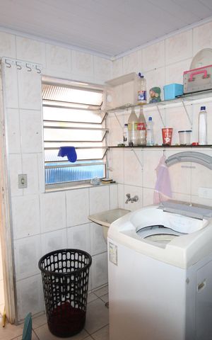 Casa à venda com 100m², 2 quartos e 3 vagasÁrea de serviço