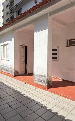 Casa para alugar com 130m², 5 quartos e 1 vaga Casa para alugar com 130m², 5 quartos e 1 vagaÁrea de Serviço