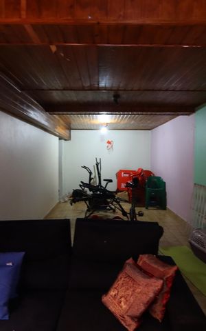 Casa à venda com 201m², 5 quartos e 2 vagasQuarto 4