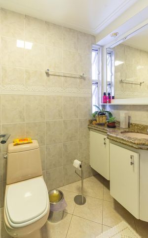 Apartamento à venda com 77m², 3 quartos e 2 vagas Apartamento à venda com 77m², 3 quartos e 2 vagasBanheiro