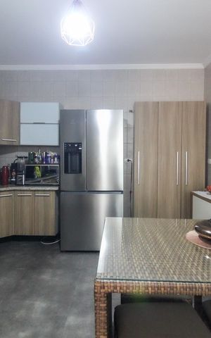 Casa para alugar com 250m², 3 quartos e 2 vagas Casa para alugar com 250m², 3 quartos e 2 vagasCozinha