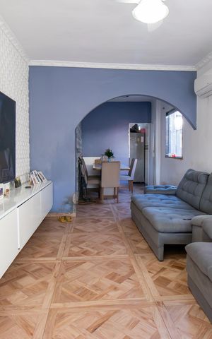 Casa à venda com 200m², 4 quartos e 2 vagas Casa à venda com 200m², 4 quartos e 2 vagasSala
