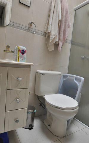 Casa para alugar com 370m², 4 quartos e 5 vagasBanheiro da Suíte 2