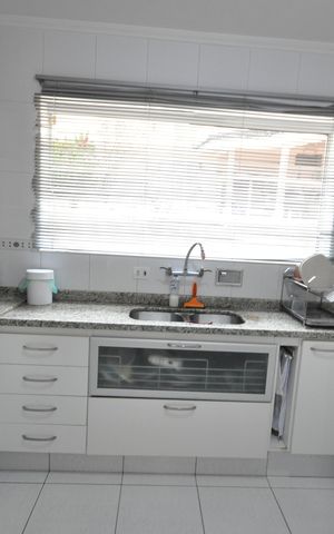 Casa para alugar com 370m², 4 quartos e 5 vagasCozinha