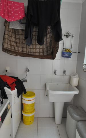 Casa para alugar com 370m², 4 quartos e 5 vagasÁrea de Serviço